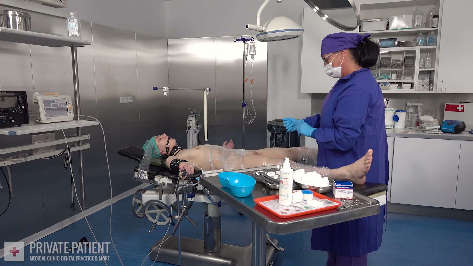 Dr. Ira Insemination 01 private-patient free medfet video with a female patient on a surgical table